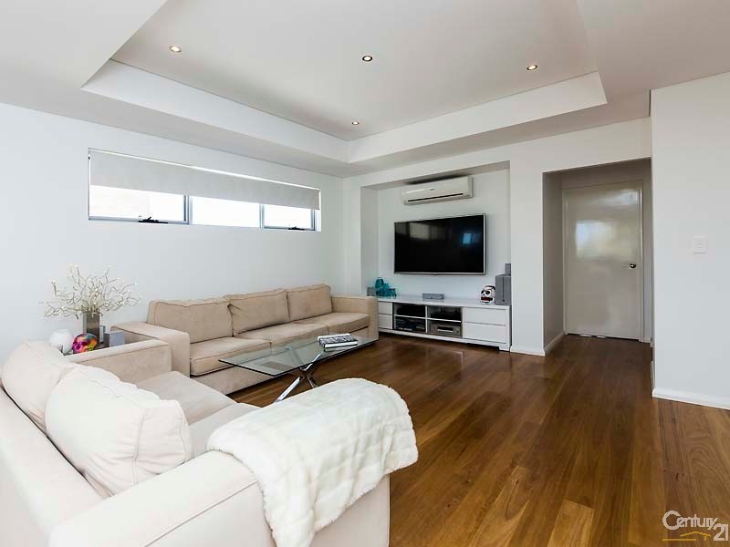 22 Ocean Falls Boulevard, Mindarie WA 6030