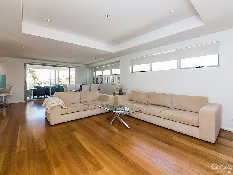 22 Ocean Falls Boulevard, Mindarie WA 6030