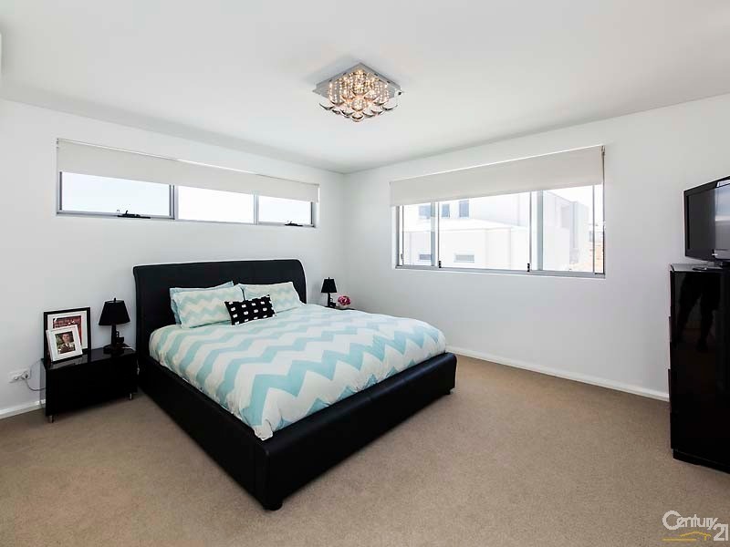 22 Ocean Falls Boulevard, Mindarie WA 6030