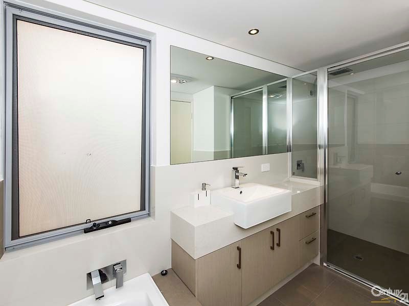 22 Ocean Falls Boulevard, Mindarie WA 6030