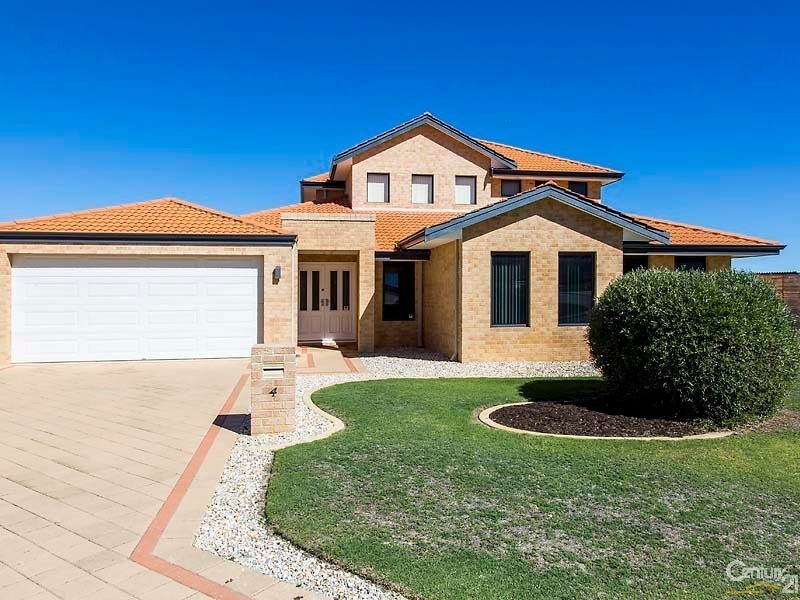 4 Manta Pass, Mindarie WA 6030