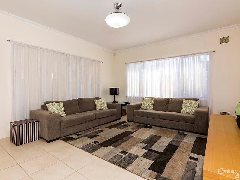 4 Manta Pass, Mindarie WA 6030