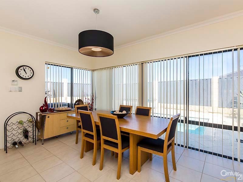 4 Manta Pass, Mindarie WA 6030