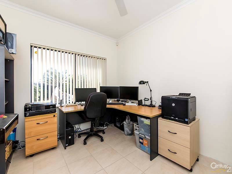 4 Manta Pass, Mindarie WA 6030