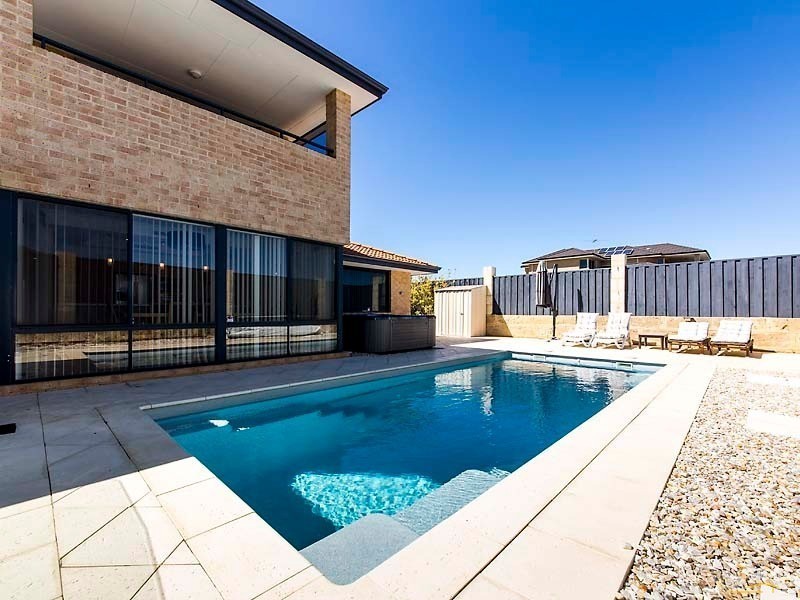 4 Manta Pass, Mindarie WA 6030