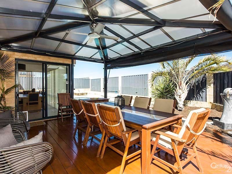 4 Manta Pass, Mindarie WA 6030