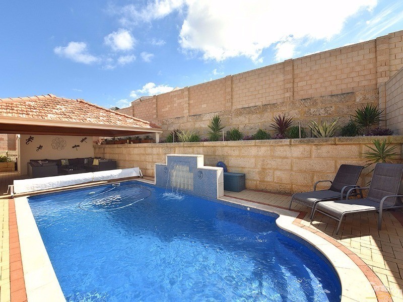 22 Rainham Avenue, Mindarie WA 6030