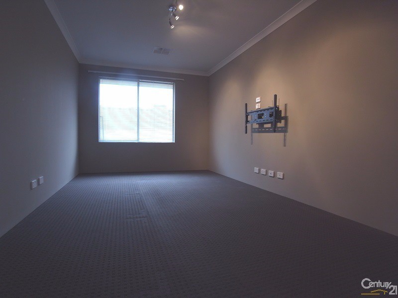 11 Watershed Way, Pearsall WA 6065