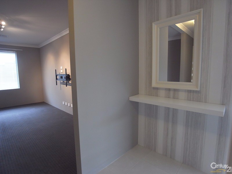 11 Watershed Way, Pearsall WA 6065