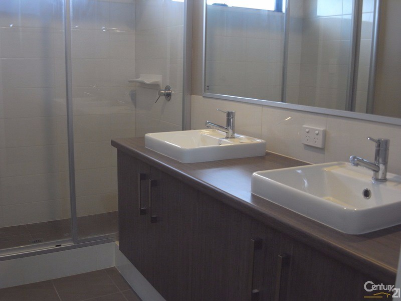 11 Watershed Way, Pearsall WA 6065