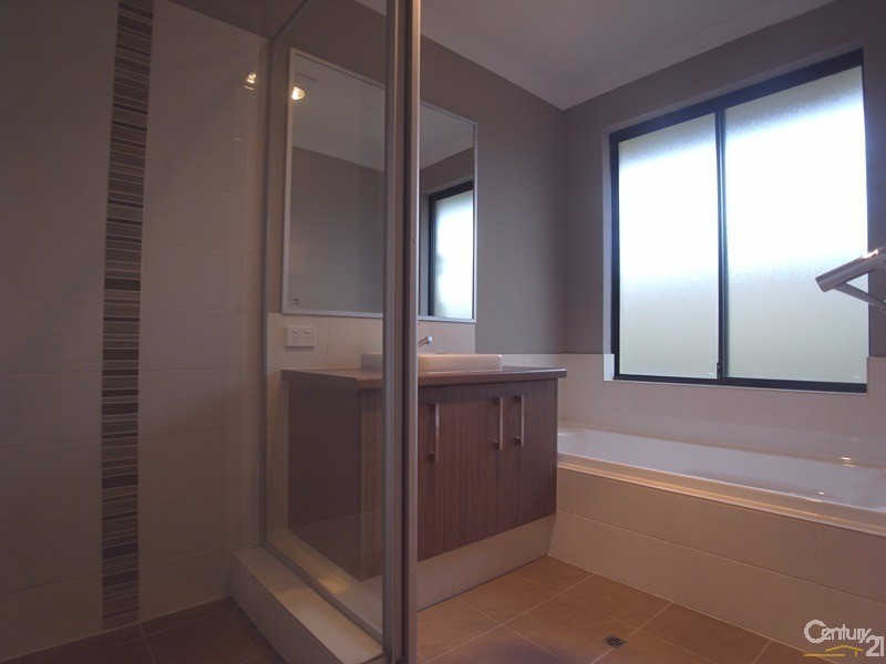 11 Watershed Way, Pearsall WA 6065