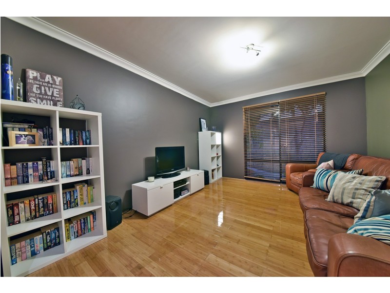 27 Gateshead Loop, Mindarie WA 6030