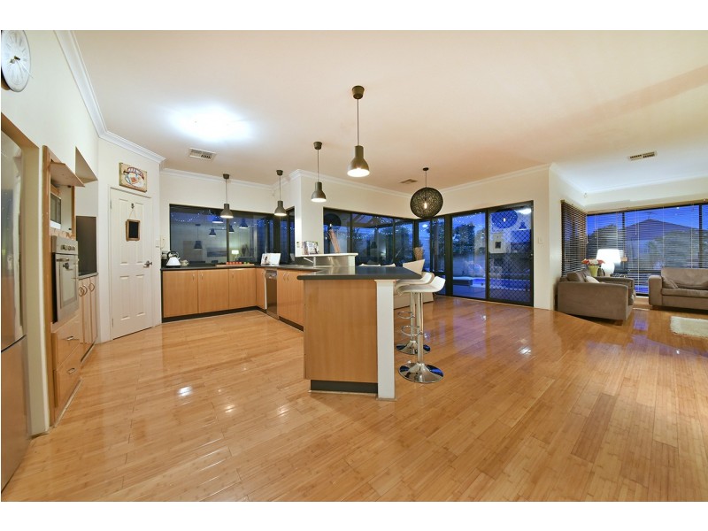 27 Gateshead Loop, Mindarie WA 6030