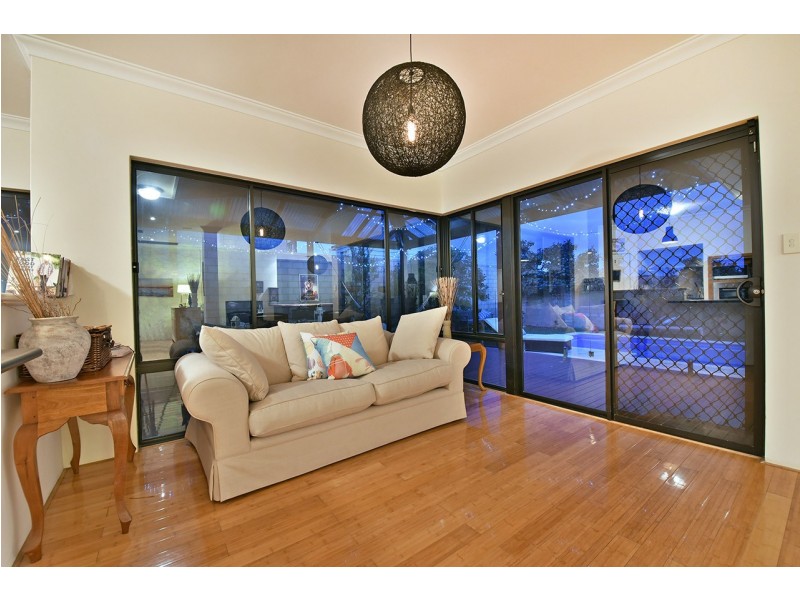 27 Gateshead Loop, Mindarie WA 6030
