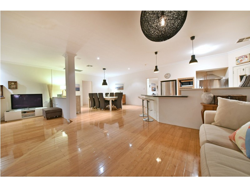 27 Gateshead Loop, Mindarie WA 6030