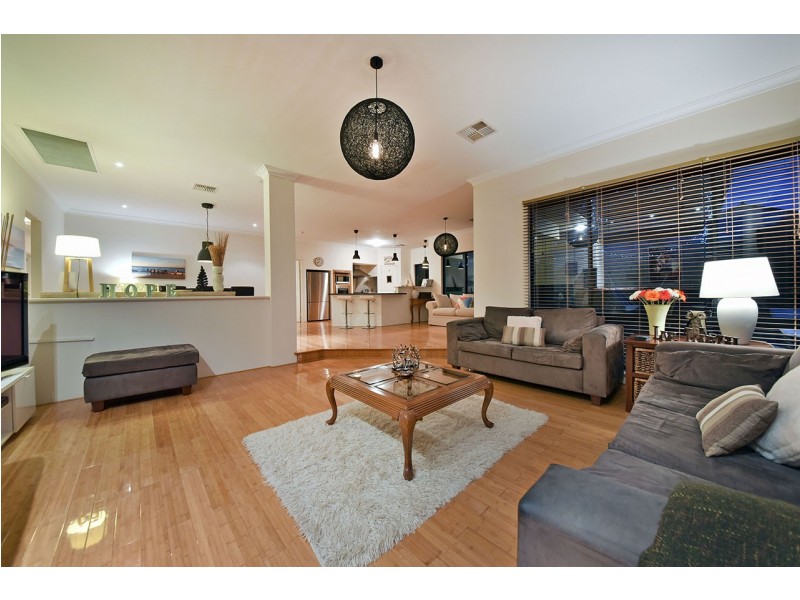 27 Gateshead Loop, Mindarie WA 6030