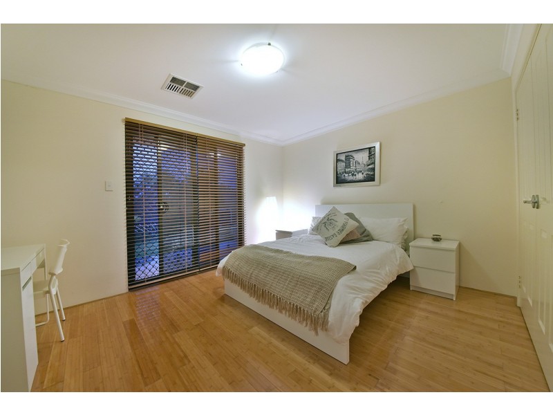 27 Gateshead Loop, Mindarie WA 6030
