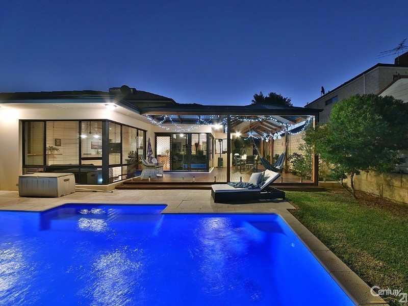 27 Gateshead Loop, Mindarie WA 6030