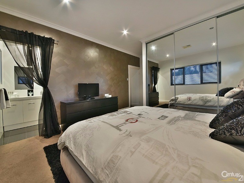 6 Birkenhead Ridge, Mindarie WA 6030