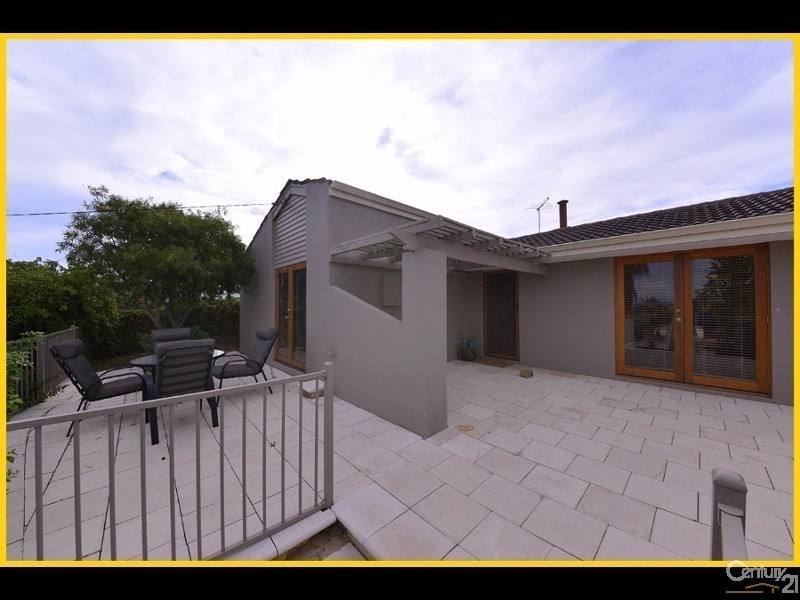15 Dennis Street, Quinns Rocks WA 6030