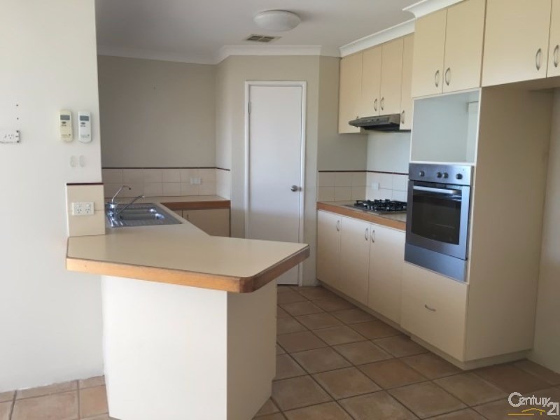 9 Danja Rise, Hocking WA 6065