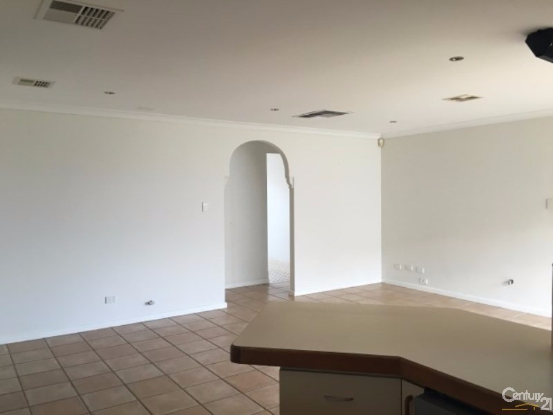 9 Danja Rise, Hocking WA 6065