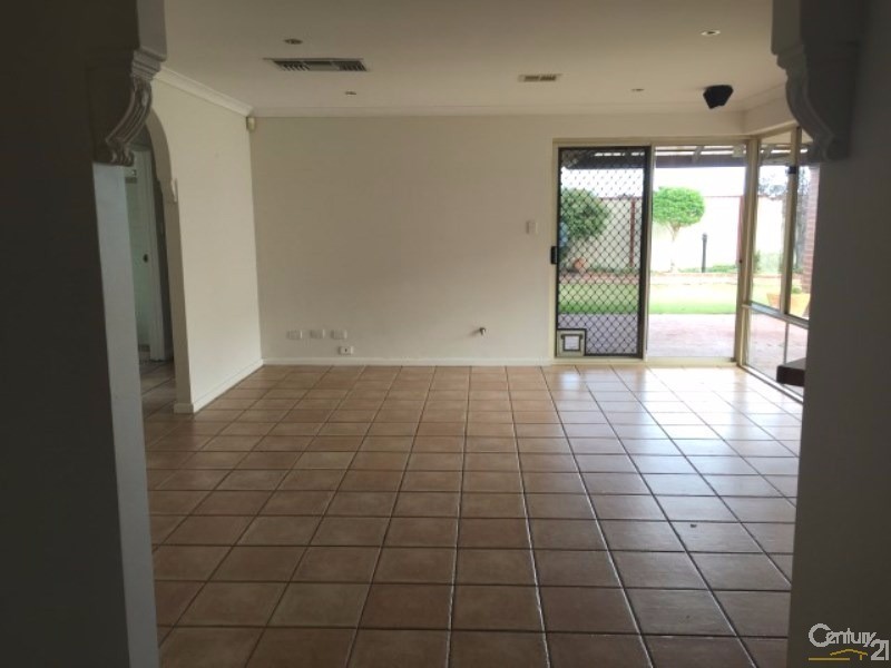 9 Danja Rise, Hocking WA 6065