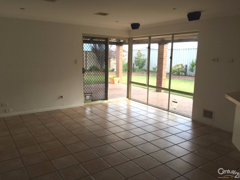 9 Danja Rise, Hocking WA 6065