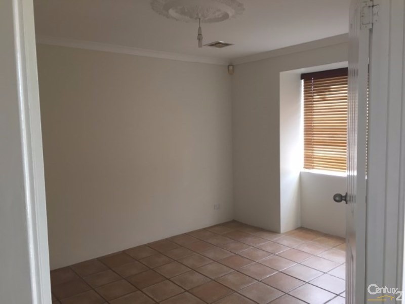 9 Danja Rise, Hocking WA 6065