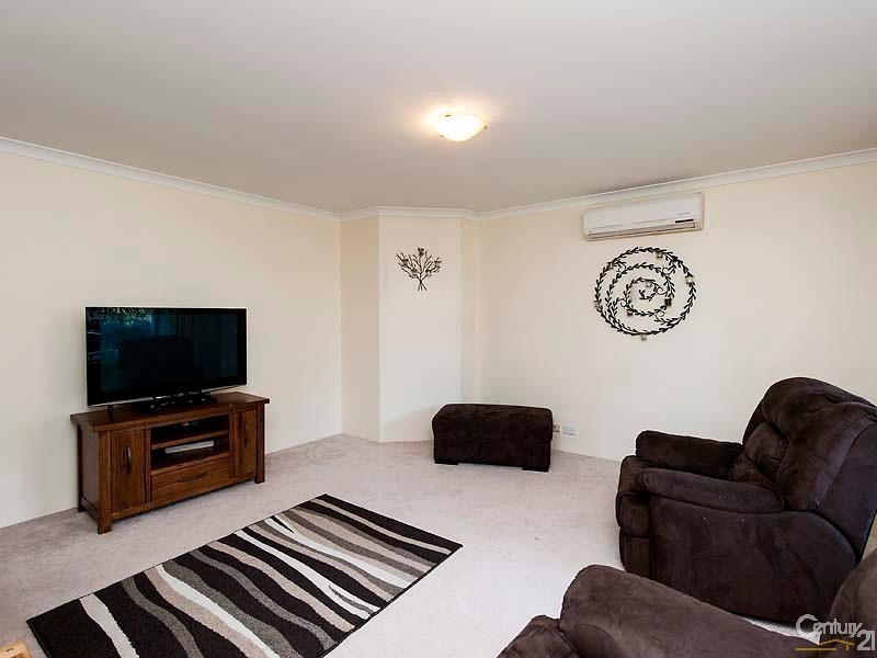 17 Durrington Glade, Clarkson WA 6030