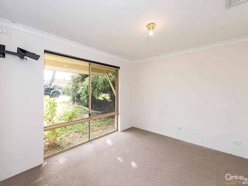 9 Larsson Walk, Clarkson WA 6030