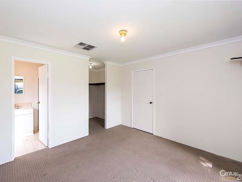 9 Larsson Walk, Clarkson WA 6030