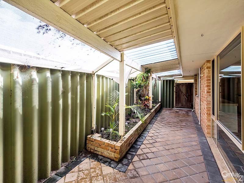 9 Larsson Walk, Clarkson WA 6030