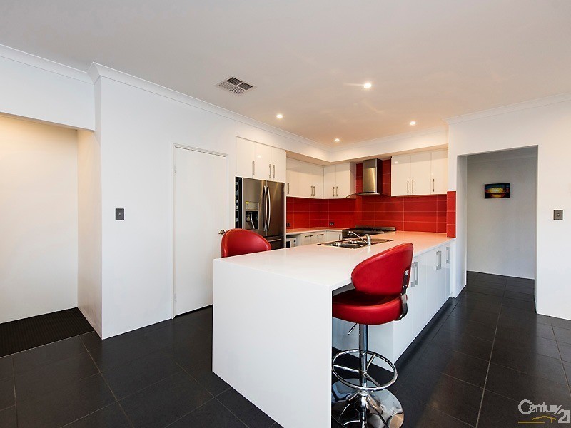 6 Mercado Way, Alkimos WA 6038