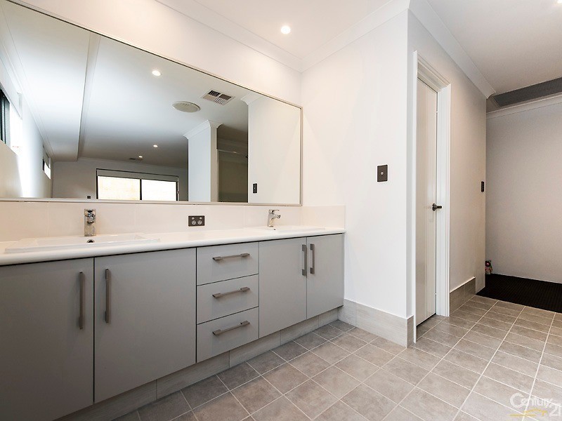 6 Mercado Way, Alkimos WA 6038