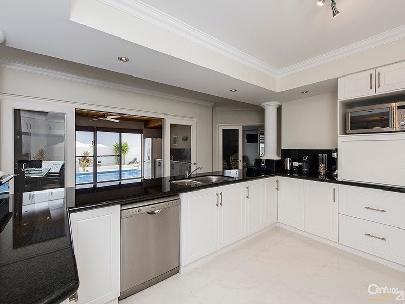 3 Seafarer Way, Jindalee WA 6036