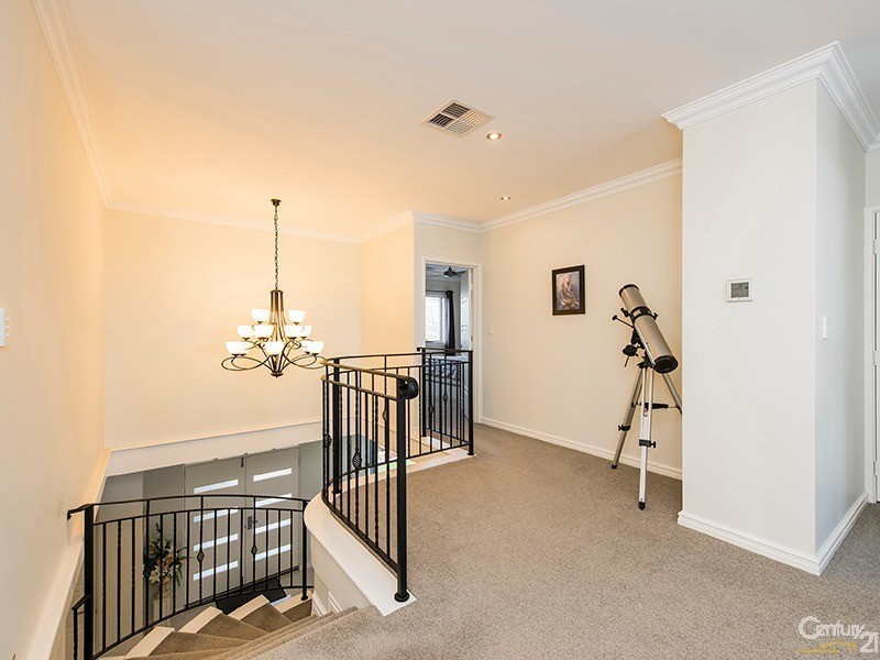 3 Seafarer Way, Jindalee WA 6036