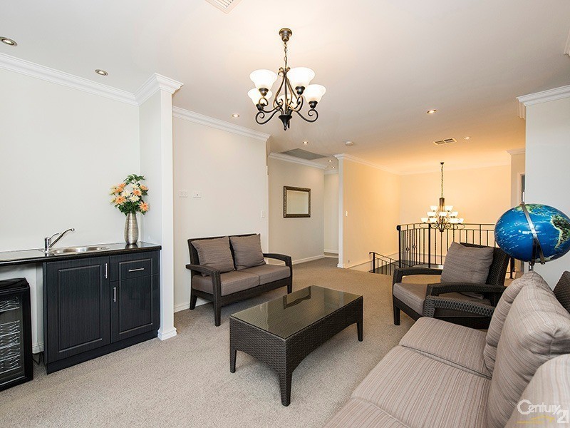 3 Seafarer Way, Jindalee WA 6036