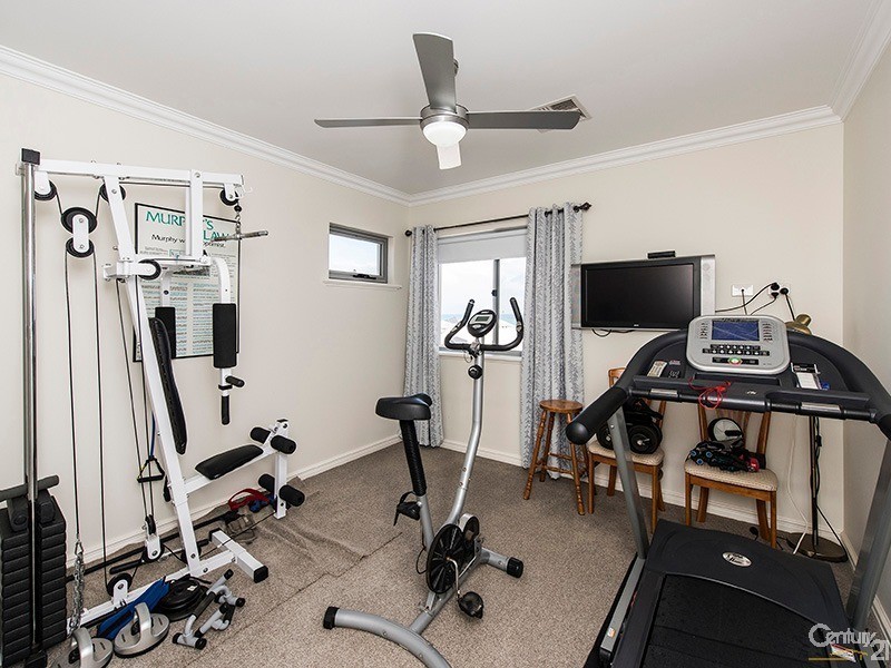 3 Seafarer Way, Jindalee WA 6036