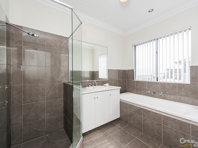 3 Seafarer Way, Jindalee WA 6036