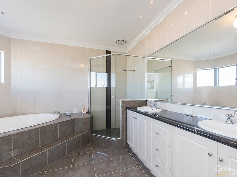 3 Seafarer Way, Jindalee WA 6036