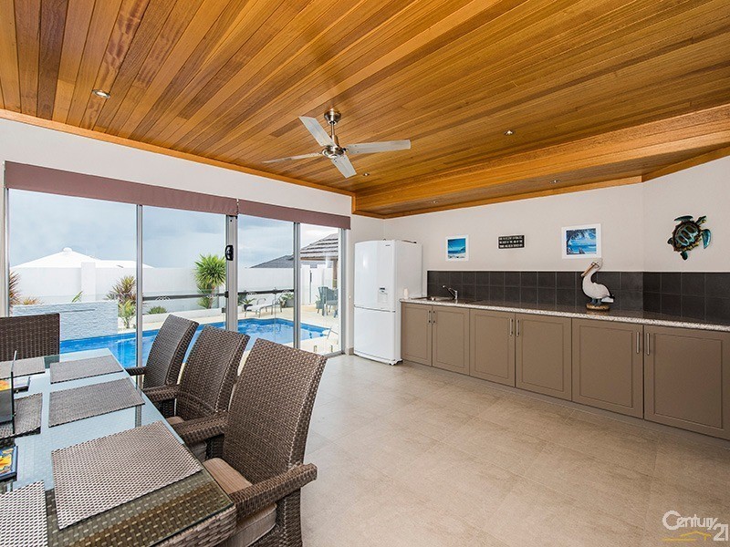 3 Seafarer Way, Jindalee WA 6036