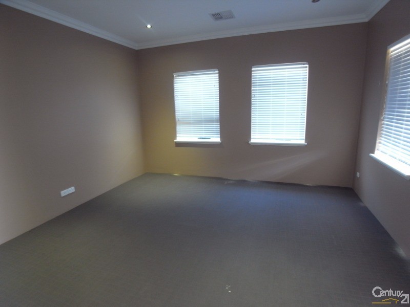 6 Windward Street, Yanchep WA 6035