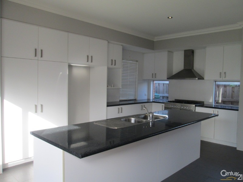 6 Windward Street, Yanchep WA 6035