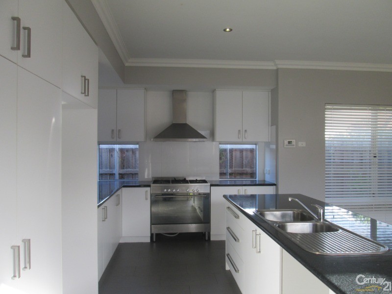 6 Windward Street, Yanchep WA 6035