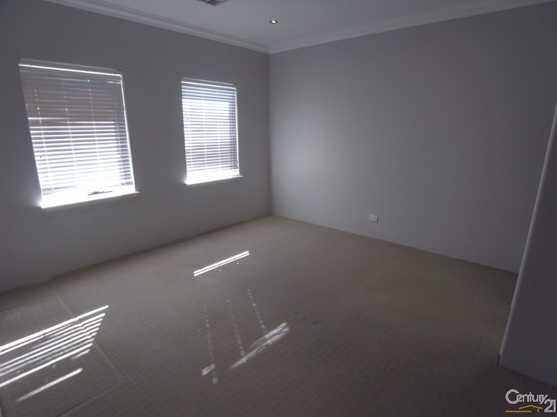 6 Windward Street, Yanchep WA 6035