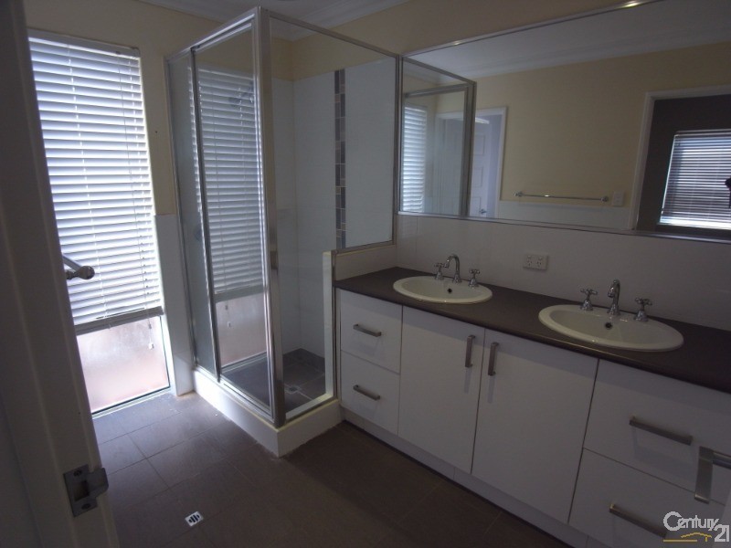 6 Windward Street, Yanchep WA 6035