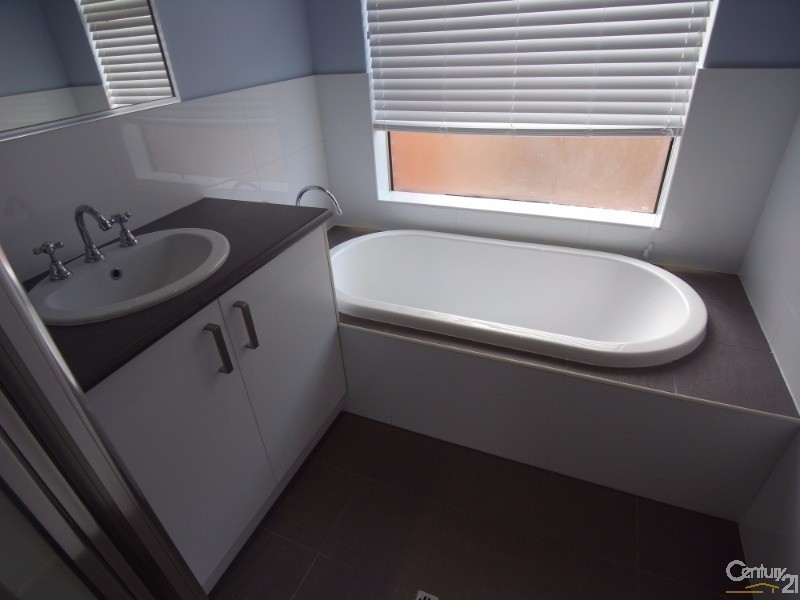 6 Windward Street, Yanchep WA 6035