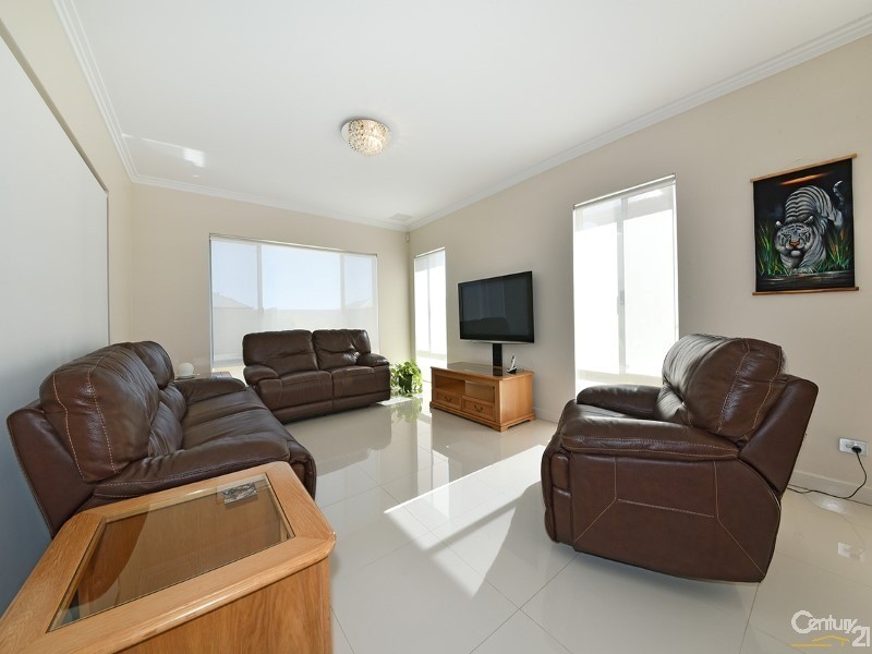 15 Dotterel Green, Jindalee WA 6036
