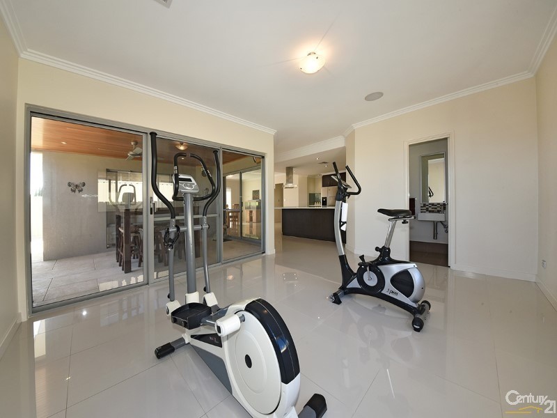 15 Dotterel Green, Jindalee WA 6036